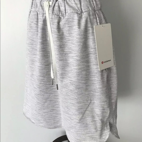New Lululemon On The Fly Skirt - Picture 4 of 6